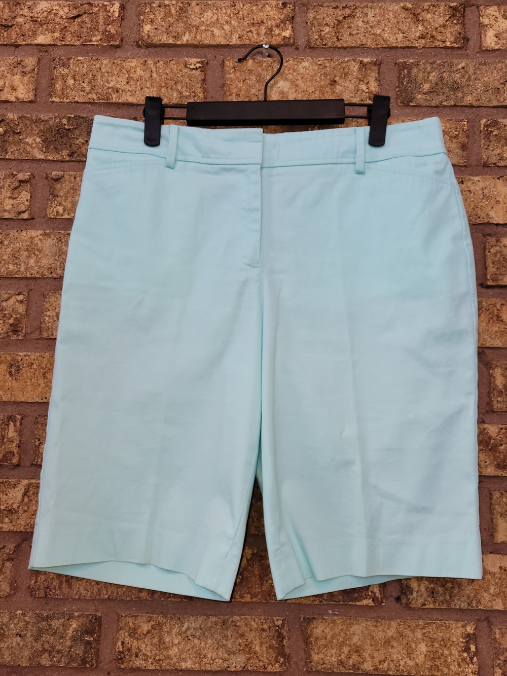 Talbots Perfect Short Size 8 Light Aqua Bermuda Cotton Stretch